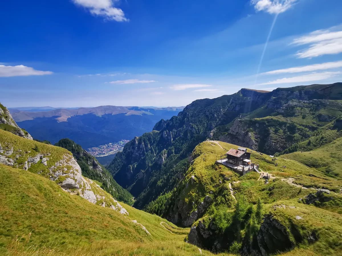 Priveliște spre Bucegi
